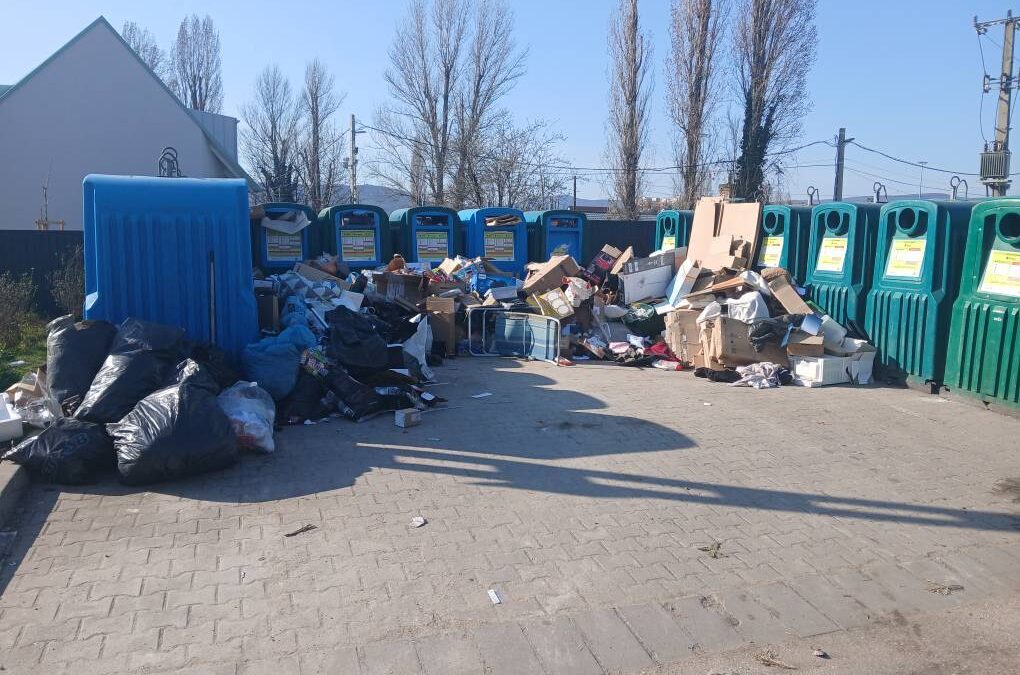 Hiába a kamerák, nem csökken az illegális szemétlerakás a Szabadkai utcában